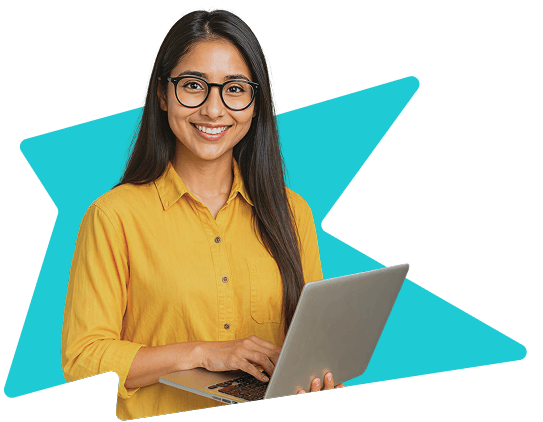 Студенты Алиф Академии за ноутбуком